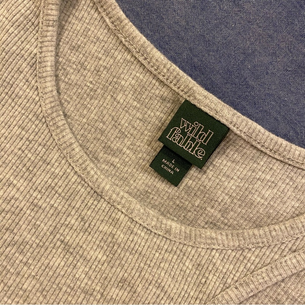 Gray Ribbed Cropped Top - Picture 2 of 5